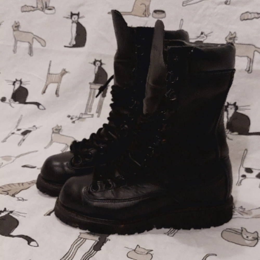 *steel toe* Black Leather Lace-Up Boots - Picture 2 of 9